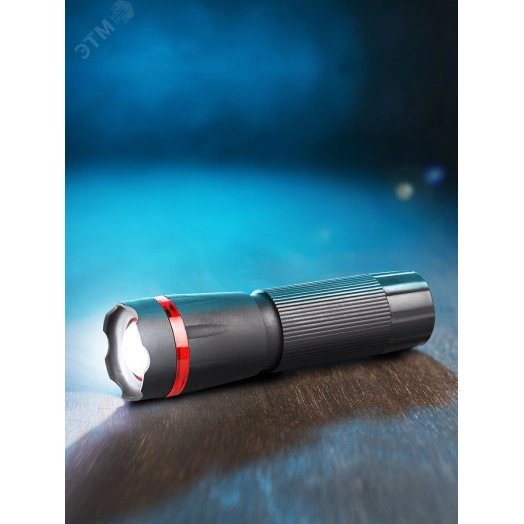 Фонарик карманный на батарейках 3xAAA, ударопрочный, регулируемый фокус TP1W Трофи