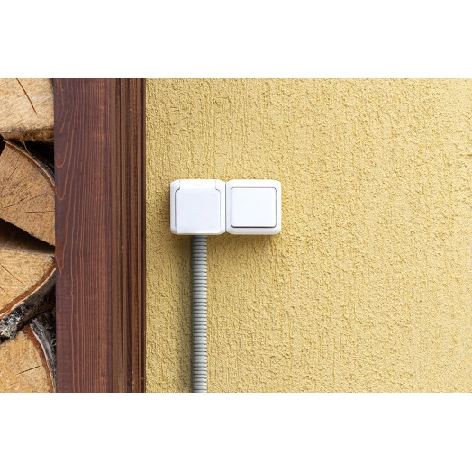 Quteo Блок: Выключатель + розетка с заземлением со шторками наружный белый IP44