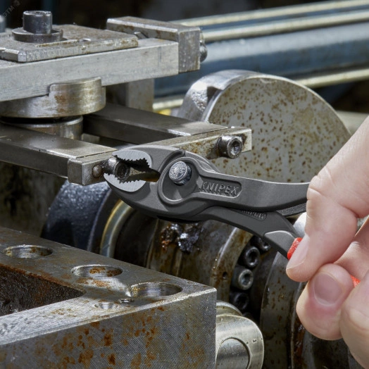 Клещи захватные TwinGrip 4 - 22 мм длина 200 мм черненные обливные рукоятки