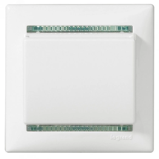 VALENA Выключатель ключ-карта с выдержкой времени 10A белый