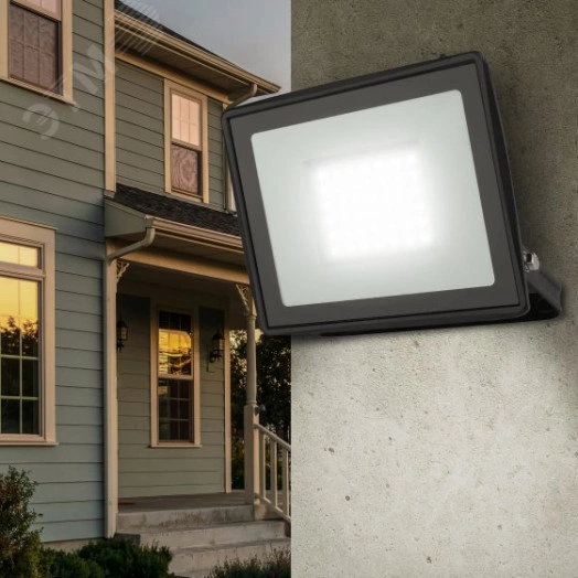 Прожектор светодиодный уличный LPR-023-0-30K-050 50Вт 3000K 4000Лм IP65