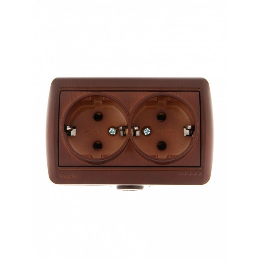 Розетка двойная с/з закрытый корпус керамика вишня (10шт/120шт)