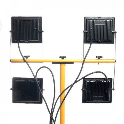 Прожекторы светодиодные ДО-4х50 на штативе 6400К 18000Лм IP65