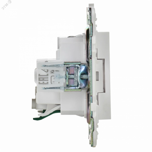 SKANDY Розетка с заземлением с защитными шторками 16А SK-R04W арктический белый IEK