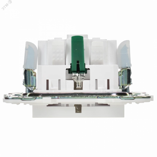 SKANDY Розетка с заземлением с защитными шторками 16А SK-R04W арктический белый IEK