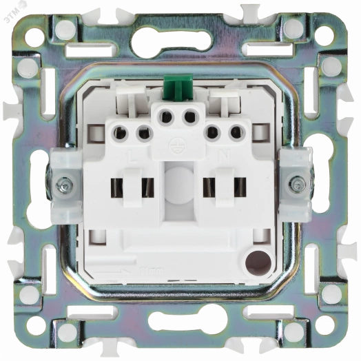 SKANDY Розетка с заземлением с защитными шторками 16А SK-R04W арктический белый IEK