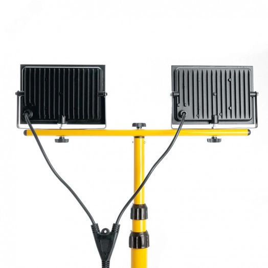 Прожекторы светодиодные ДО-2х30 на штативе 6400К 5400Лм IP65