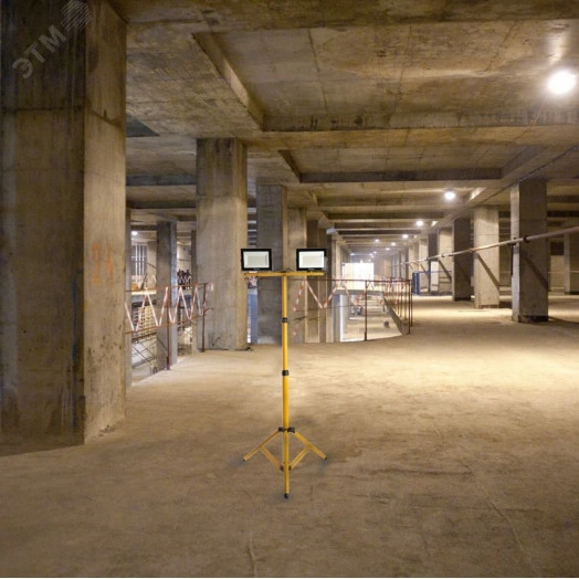 Прожекторы светодиодные ДО-2х30 на штативе 6400К 5400Лм IP65