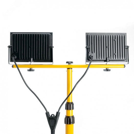 Прожекторы светодиодные ДО-2х30 на штативе 6400К 5400Лм IP65