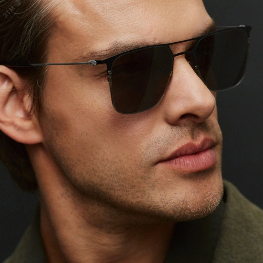 Очки черные солнцезащитные из титана с серыми линзами. Модель 12