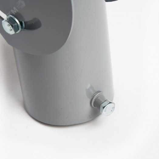 Кронштейн на опору с переменным углом наклона диаметр трубы 48мм серый для уличного светильника