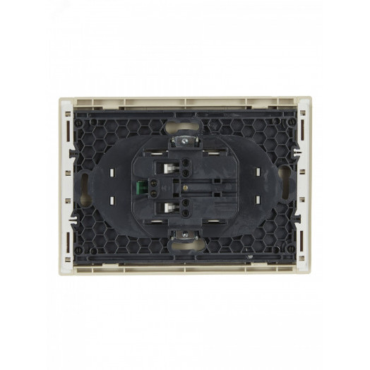 FORTE&PIANO Розетка 2-местная с заземлением с защитными шторками безвинтовое крепление 16А FP423 ваниль IEK