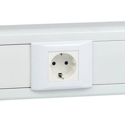 Розетка 1-м C-Line 2мод. 45х45 РКС-20-30-П с заземл. бел. EKF E2MR16-028-10