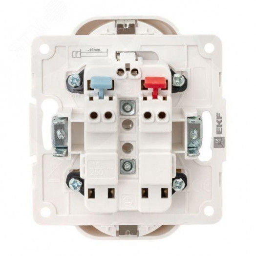 Стокгольм Механизм Розетки 2-местной с/з 16А белый с защ. штор.