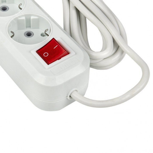 Удлинитель Эксперт 4 гнезда 5 метров 16А/3,0кВт с выключателем и заземлением ПВС 3х1 EKF PROxima