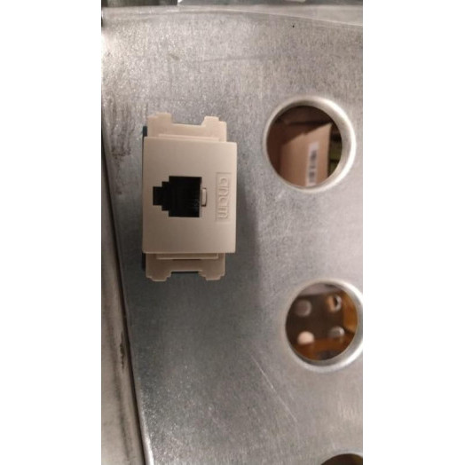 Розетка телефонная 70W/Selix RJ12 механизм красн. Anam Legrand ALX 4002