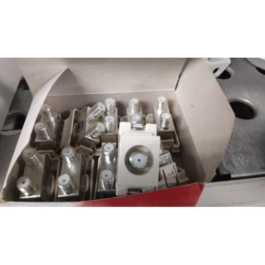 Розетка телевизионная проходная TV Zunis механизм крем. Anam Legrand 7104 17I