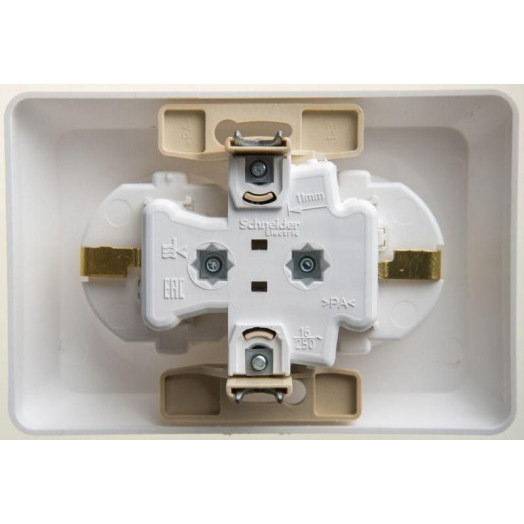 Розетка 2-м СП Этюд 16А IP20 250В с заземл. защ. шторки бел. SE PC16-108B