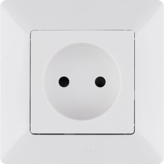 Розетка 1-м СП Valena Life 16А IP20 250В 2P защ. шторки безвинтов. клеммы с лицев. панелью механизм бел. Leg 753416