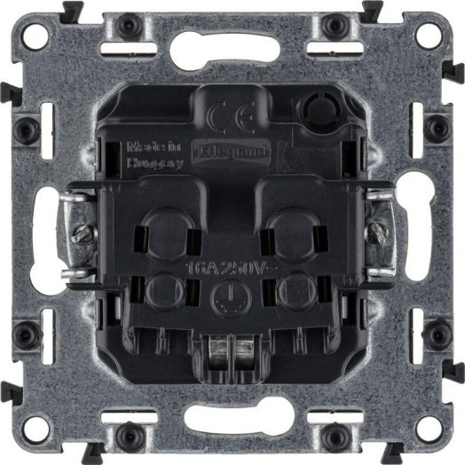 Розетка 1-м СП Valena Life 16А IP20 250В 2P+E защ. шторки винтов. клеммы с лицев. панелью механизм сл. кость Leg 753524