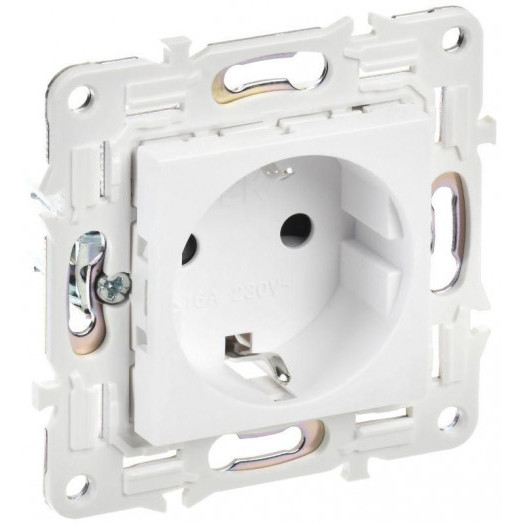 Розетка SKANDY 16А с заземл. защ. шторки SK-R04W арктич. бел. IEK SK-R14-16-K01
