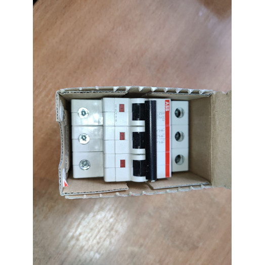 Выключатель автоматический модульный 3п C 3А 6кА S203 C3 ABB 2CDS253001R0034