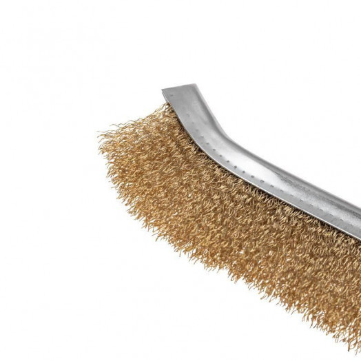 Щетка металлическая с пластиковой ручкой витая латунированная проволока Kranz KR-91-1354