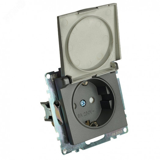 Розетка одноместная с/з с крышкой серия Катрин графит STEKKER