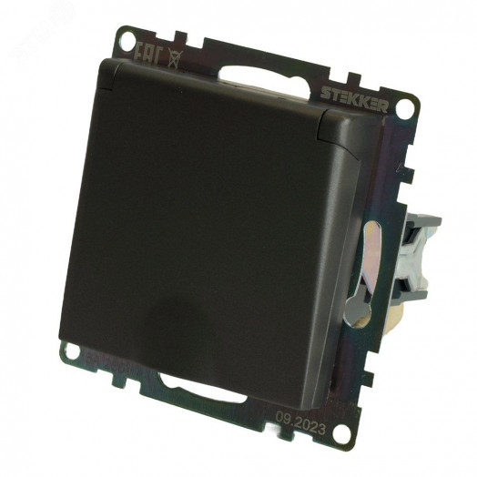 Розетка одноместная с/з с крышкой серия Катрин графит STEKKER