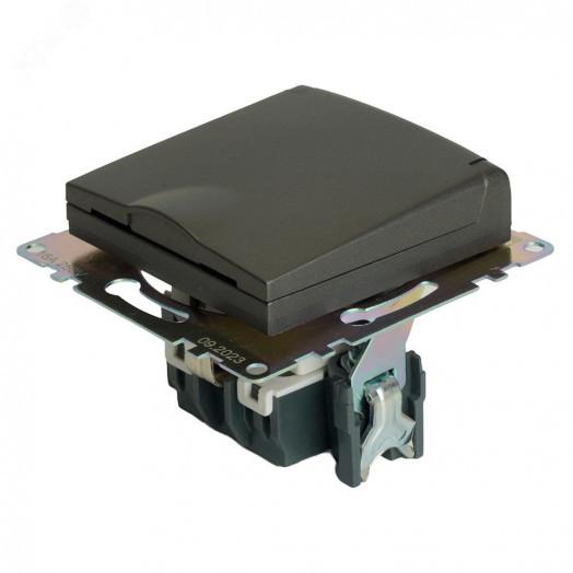 Розетка одноместная с/з с крышкой серия Катрин графит STEKKER