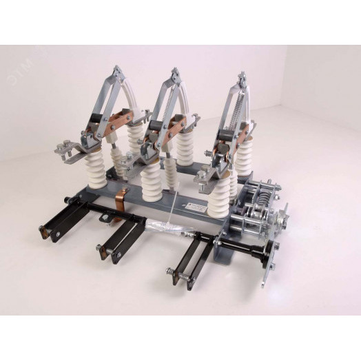 Выключатель нагрузки ВНА(Л)-10/630-20з УХЛ2 полиамид в комплекте с приводами и вилками 