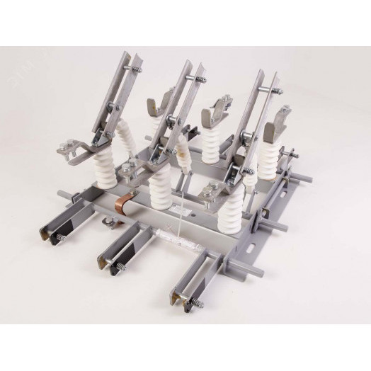 Разъединитель высоковольтный РВЗ-10/630-III УХЛ2 полиамид в комплекте с приводами и вилками 