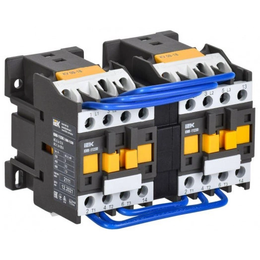 Контактор КМИ-11230 реверс 12А 400В/АС3 2НО IEK KKM13-012-400-20-1