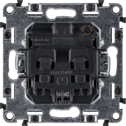 Механизм розетки 1-м СП Valena Life 16А IP20 250В 2P+E винт. клеммы бел. Leg 753425