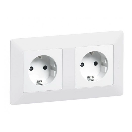 Механизм розетки 1-м СП Valena Life 16А IP2X 250В 2P+E безвинт. клеммы с лицев. панелью бел. Leg 753421