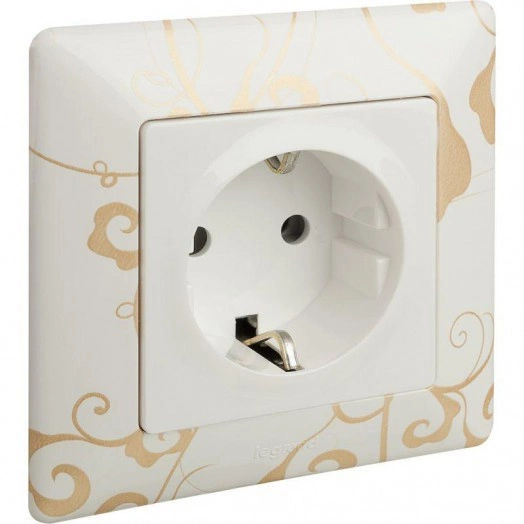 Механизм розетки 1-м СП Valena Life 16А IP2X 250В 2P+E безвинт. клеммы с лицев. панелью бел. Leg 753421