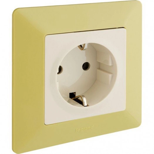 Механизм розетки 1-м СП Valena Life 16А IP2X 250В 2P+E безвинт. клеммы с лицев. панелью сл. кость Leg 753521