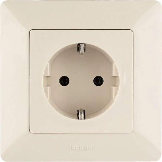 Механизм розетки 1-м СП Valena Life 16А IP2X 250В 2P+E безвинт. клеммы с лицев. панелью сл. кость Leg 753521