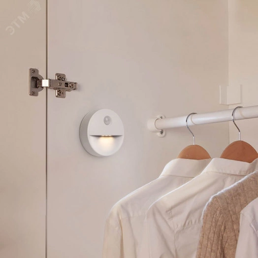 Светильник светодиодный 0.5w с датчиком движения круг белый