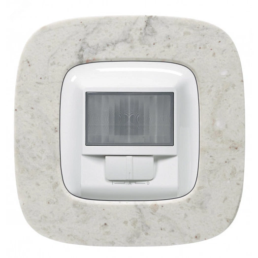 Valena ALLURE Указатель световой с датчиком движения 180° С лицевой панелью Винтовые зажимы Белый