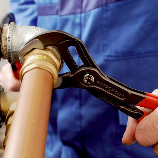 Клещи переставные COBRA сантехнические с фиксатором 42 мм (1 1/2) под ключ 36 мм L-180 мм Cr-V серые 2-компонентные рукоятки KN-8702180