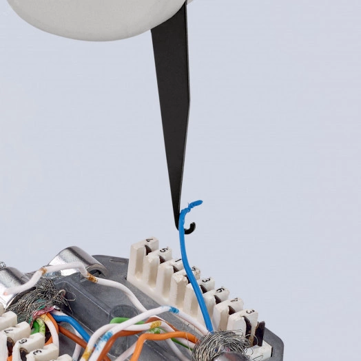 Инструмент для укладки кабелей LSA-Plus и их аналогов для укладки кабелей в каналы розетки и панели для кабелей типа UTP и STP 04 - 08 мм L-175 мм со встроенным крюком для вытягивания с разблокировкой KN-974010