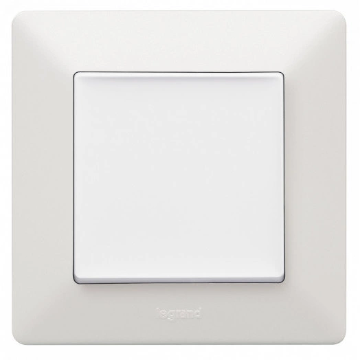 Valena LIFE Лицевая панель для выключателей одноклавишных Белая