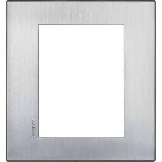 Axolute. Рамка Air, итальянский стандарт 3+3 мод. Цвет ''Матовый хром''