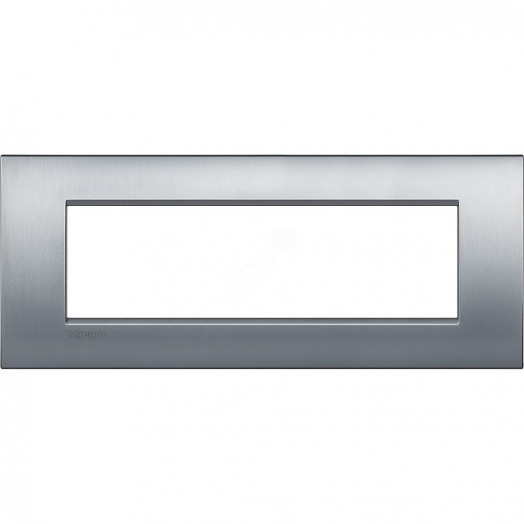 Livinglight. Рамка Air, итальянский стандарт 7 мод. Цвет ''Матовый хром''