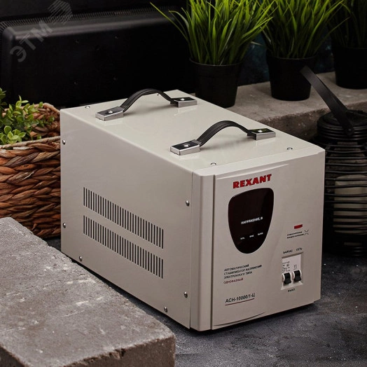 Стабилизатор напряжения АСН-10 000/1-Ц