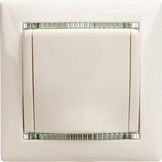 Механизм розетки 1-м СП Valena 16А IP21 2P+E с заземл. защ. шторки с крышкой на винтах бел. Leg 774422