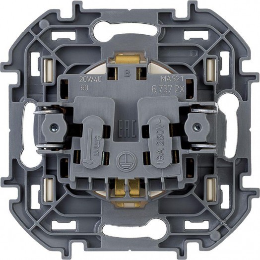 Механизм розетки 1-м СП Inspiria 16А IP20 250В 2P+E немецк. стандарт сл. кость Leg 673721