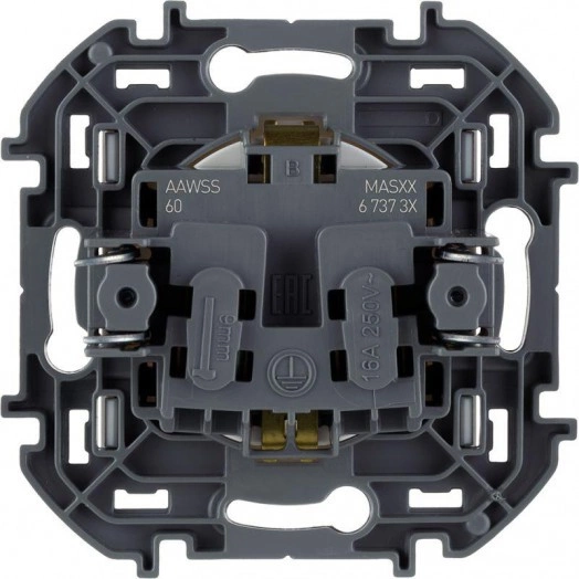 Механизм розетки 1-м СП Inspiria 16А IP20 250В 2P+E защ. шторки немецк. стандарт бел. Leg 673730