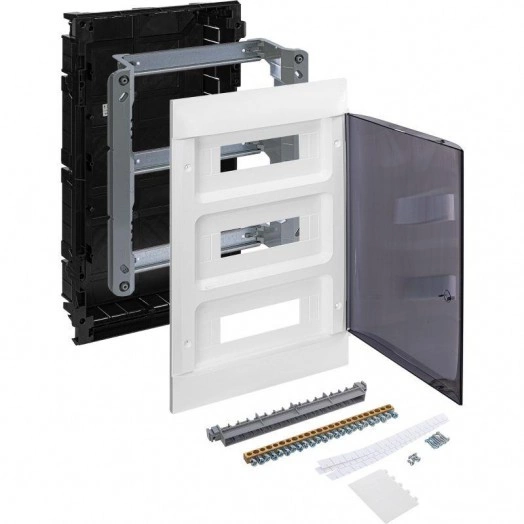 Щиток пластиковый встраиваемый Practibox S 3х12 дым. дверь Leg 135553